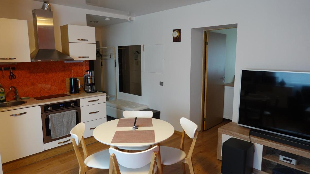 Cozy Telliskivi Apartment Near City Centre Tallinn Eksteriør bilde